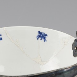 No reserve - Kangxi porseleinen kom met hengsel zilver.