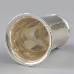 No reserve - Theelepelvaasje zilver.