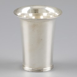 No reserve - Theelepelvaasje zilver.