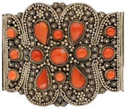 No reserve - Chinese armband met bloedkoraal.