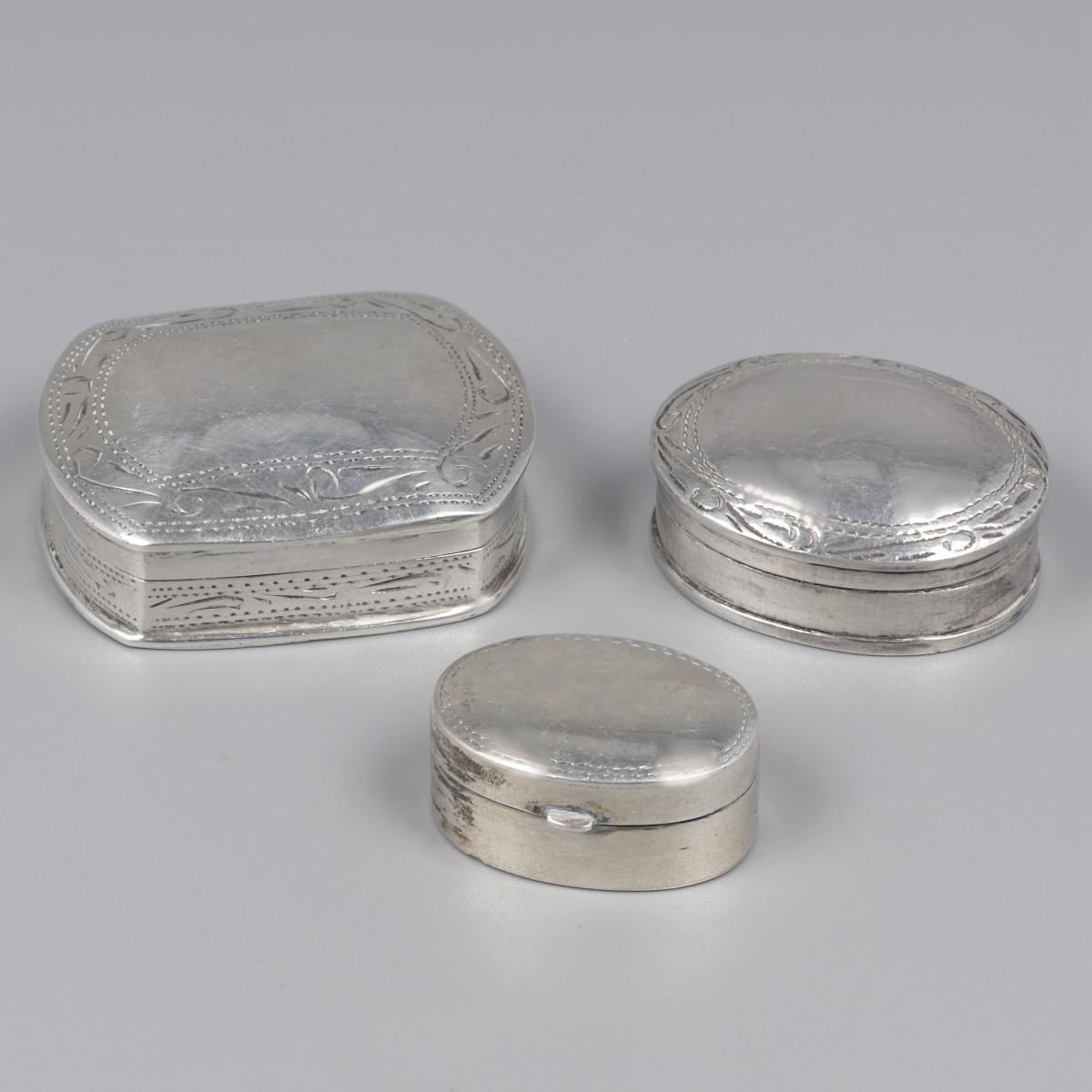 No reserve - 3-delig lot pillendoosjes zilver.