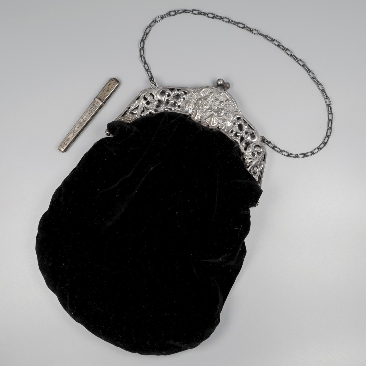 No reserve - Beugeltas & naaldenkoker zilver.