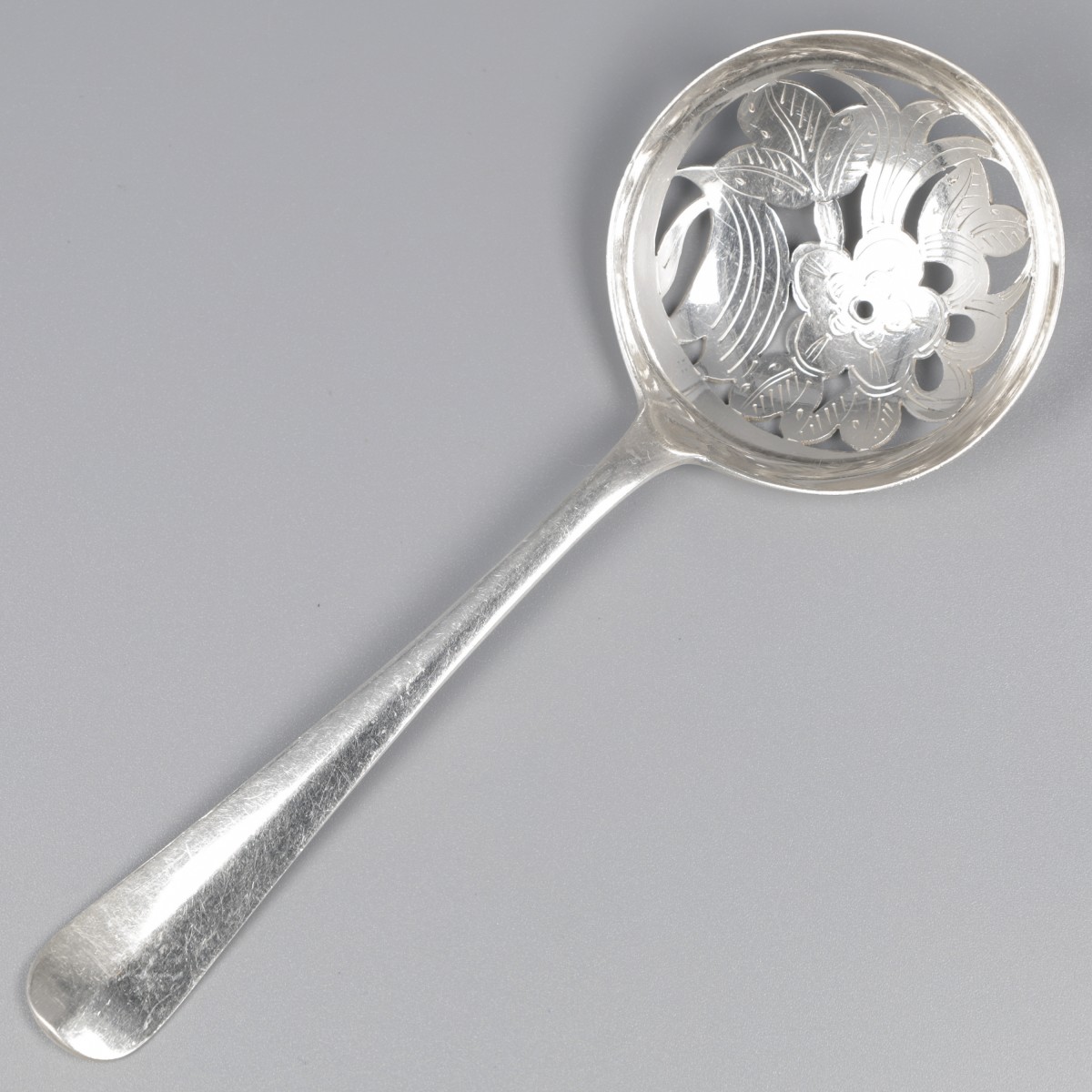 No reserve - Bonbonlepel 'Christa Ehrlich' zilver.