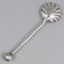 No reserve - 4-delige set zoutkelders & zoutlepels zilver.