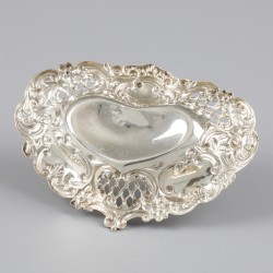 No reserve - 4-delige set bonbonmandjes zilver.