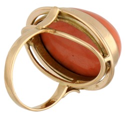 No reserve - 14K Geelgouden vintage ring bezet met bloedkoraal.