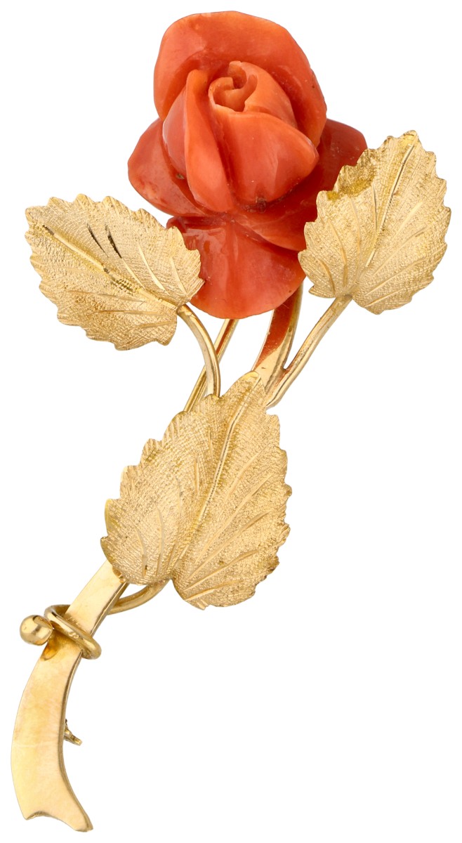 14K Geelgouden brooch met gestoken bloedkoralen roos.