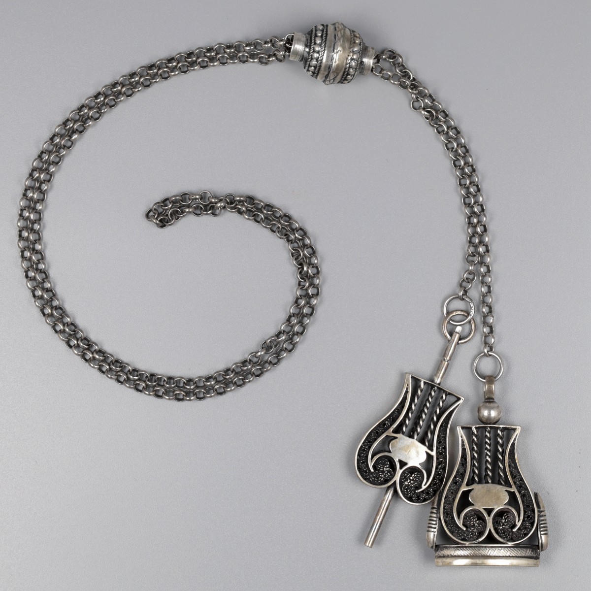 No reserve - Jasseronketting met horloge sleutel & cachet zilver.