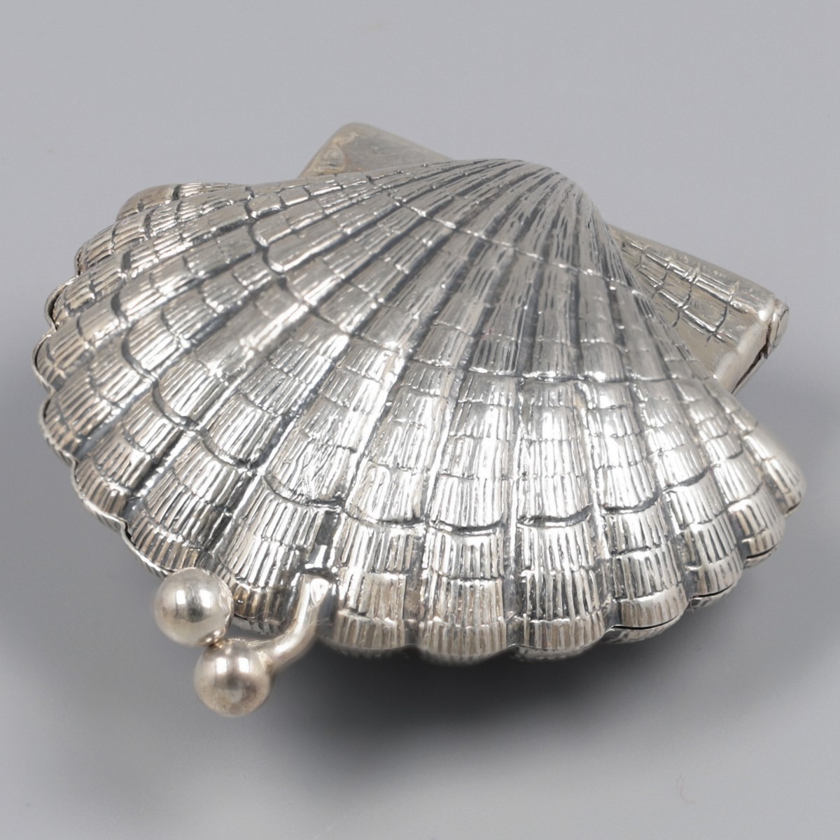 No reserve - Doosje (Sint Jacobsschelp / Jakobsmantel) zilver.
