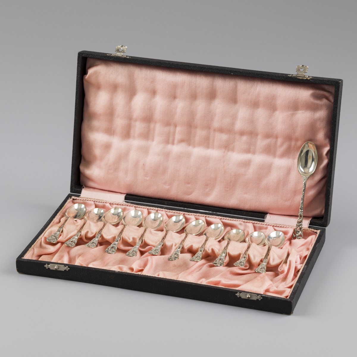 No reserve - 12-delige set theelepels zilver.