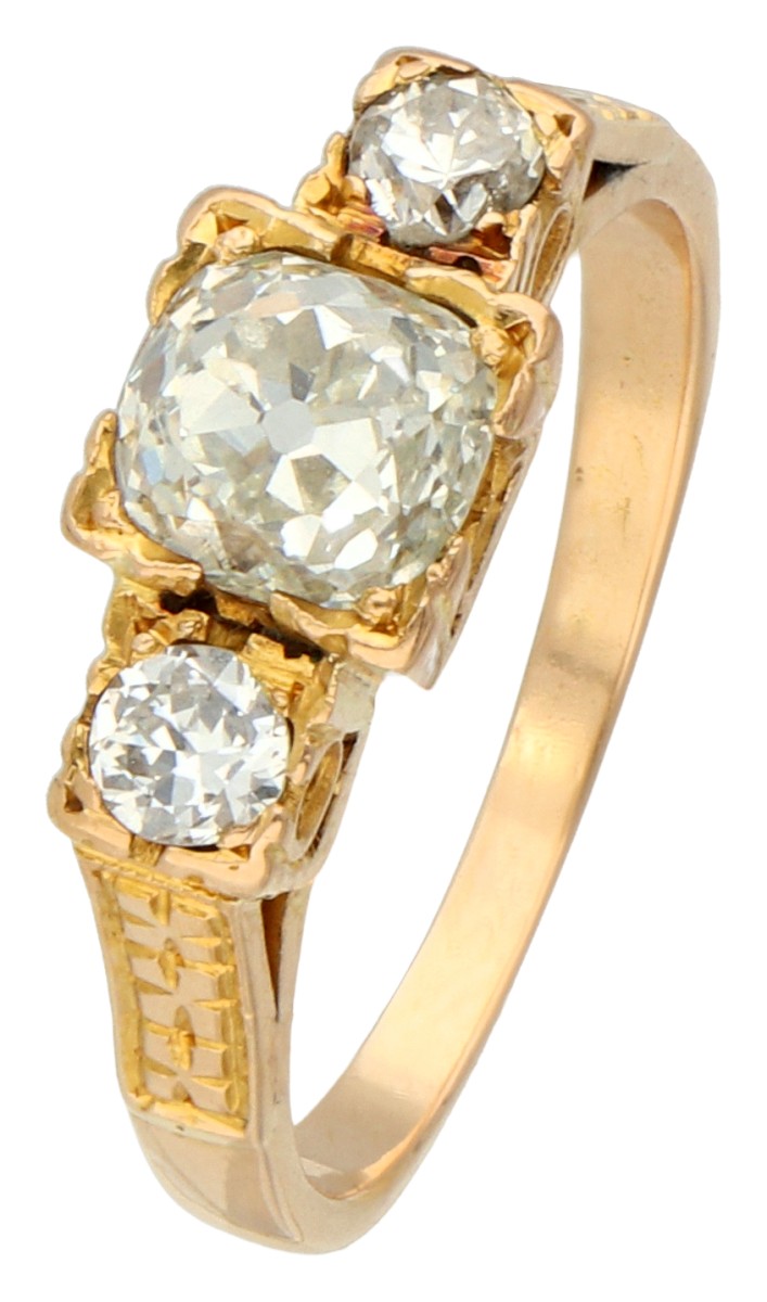 18K Geelgouden drie-steens ring bezet met ca. 1.03 ct diamant.