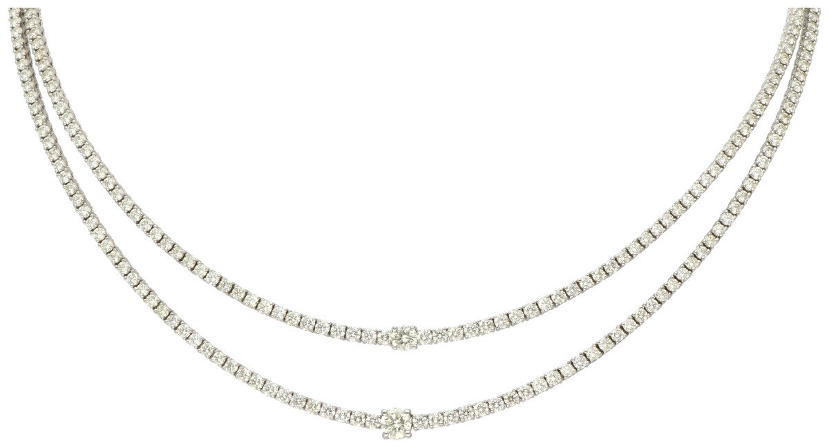 18K Witgouden tweerijig rivière collier bezet met ca. 7.00 ct. diamant.