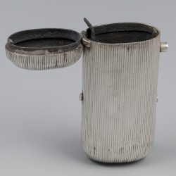 No reserve - Tondeldoosje / Vesta Case zilver.