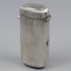 No reserve - Tondeldoosje / Vesta Case zilver.