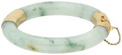 No Reserve - Jade bangle armband met een 14K geelgouden sluiting en scharnier.