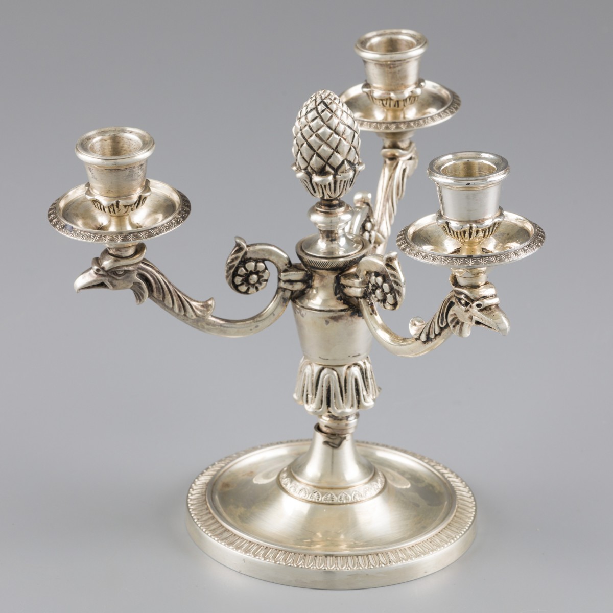 Christofle candelabra, model Malmaison, verzilverd.