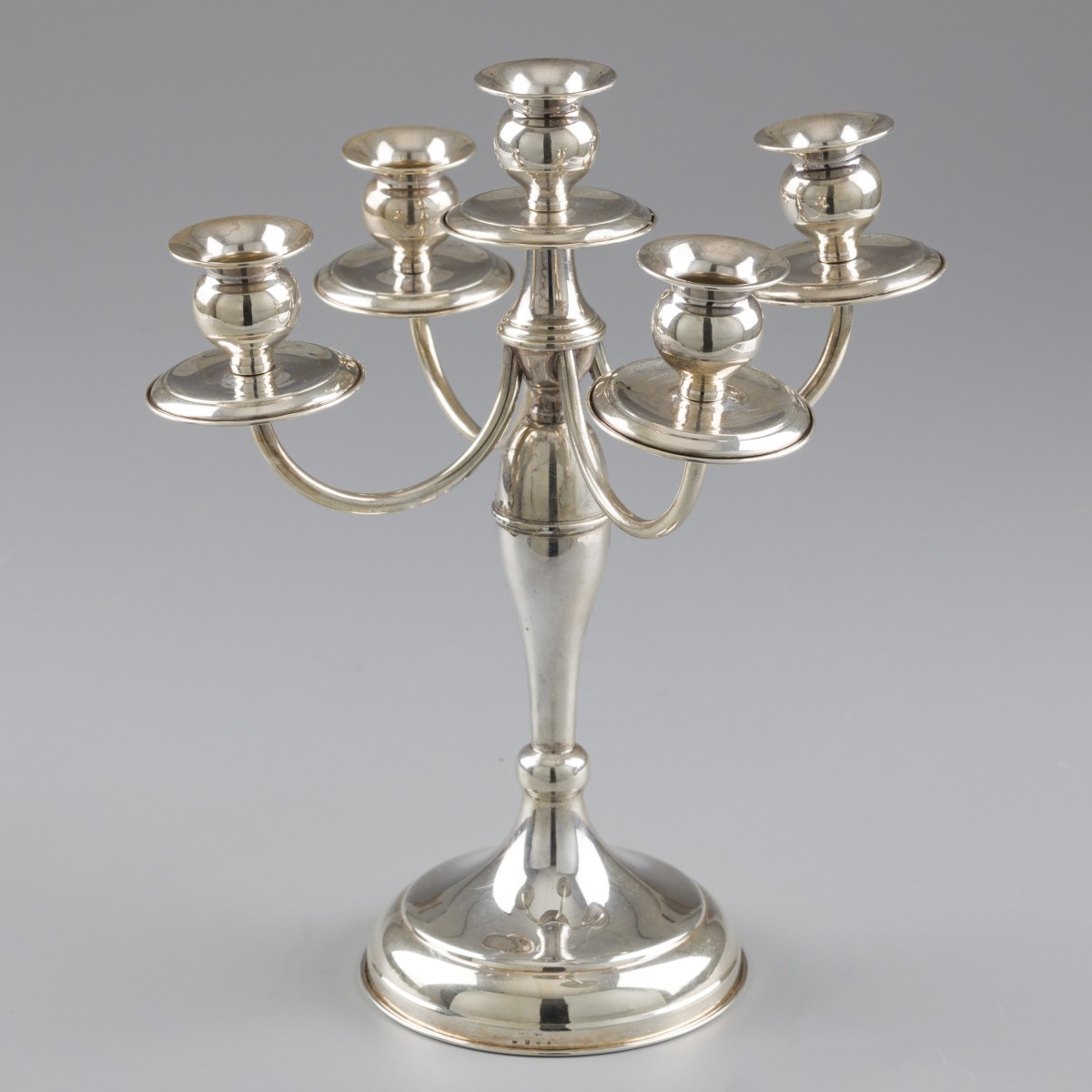 Kandelaar zilver.