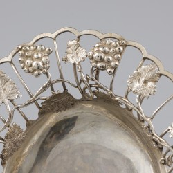 Bonbonmand met hengsel, William Williams I, Londen 1742-1746, zilver.