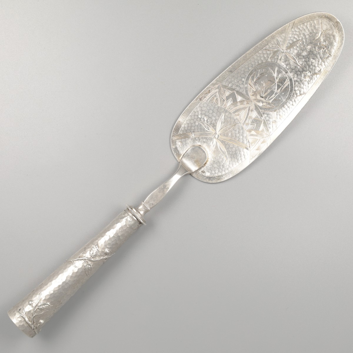 Taartschep (Japonisme), Louis Wolfers Pere et fils, Brussel (België), 1885-1890, zilver.