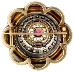 Gouden / zilveren broche bezet met ca. 0.70 ct. topaas, diamant en zaadparel.