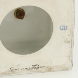 Een set van (2) Royal Vienna amfoorvazen met afbeeldingen.