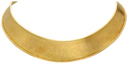 Modern 18K geelgouden gehamerde spang collier, gesigneerd Schwartz.