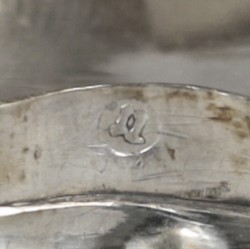 Pepermuntdoosje zilver.