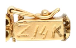 14K Geelgouden tennisarmband bezet met ca. 2.20 ct. smaragd en ca. 0.88 ct. diamant.