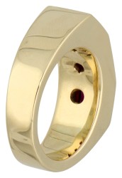 14K Geelgouden ring bezet met diamant en synthetisch robijn.