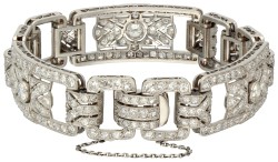 Platina Art Deco armband bezet met ca. 4.02 ct. diamant.