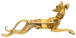 14K Geelgouden broche van een hazewind hond met ogen van glas.