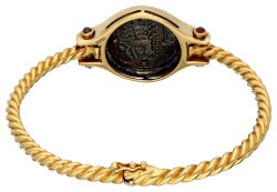 18K Geelgouden bangle met antieke zilveren Romeinse Denarius munt.