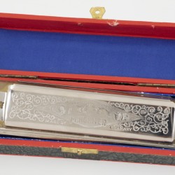 Een lot van (2) M. Hohner Super Chromatic Harmonica's.