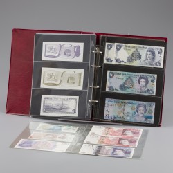 World. 90 Banknotes different countries and denominations. - Album - Very fine – UNC.
