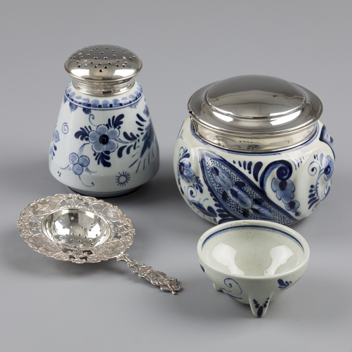 3-delig lot Delfts blauw met zilver.