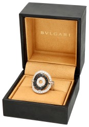 Bvlgari 18K witgouden / keramische 'Astrale' ring bezet met ca. 0.44 ct. diamant.