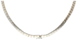 18K Witgouden cascade collier bezet met ca. 4.38 ct. diamant.