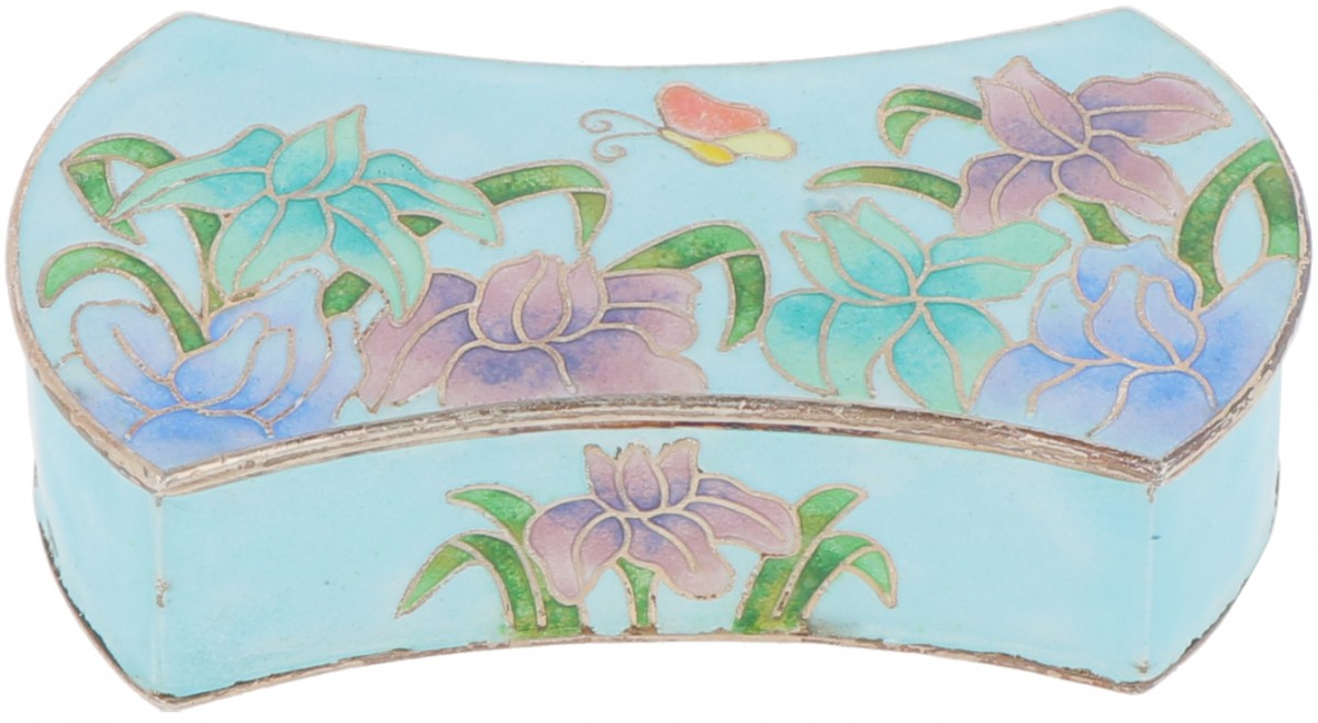 Cloisonné doosje zilver.