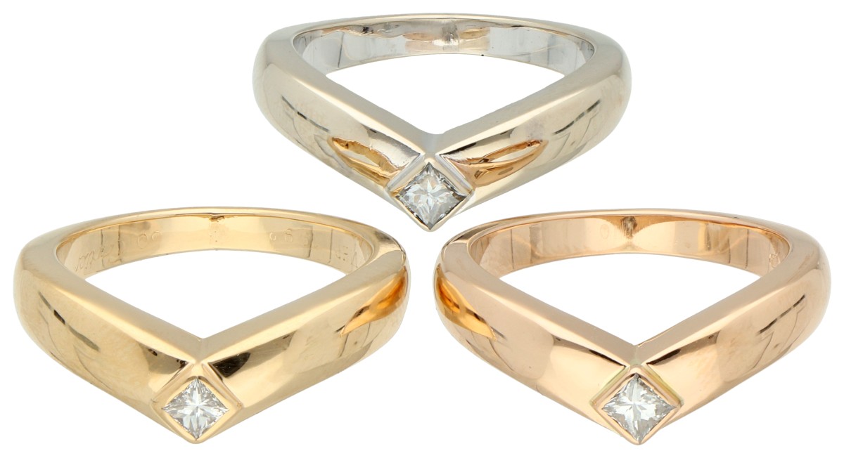 Cartier 18K tricolour gouden 3-stacks ring met princess geslepen diamant.