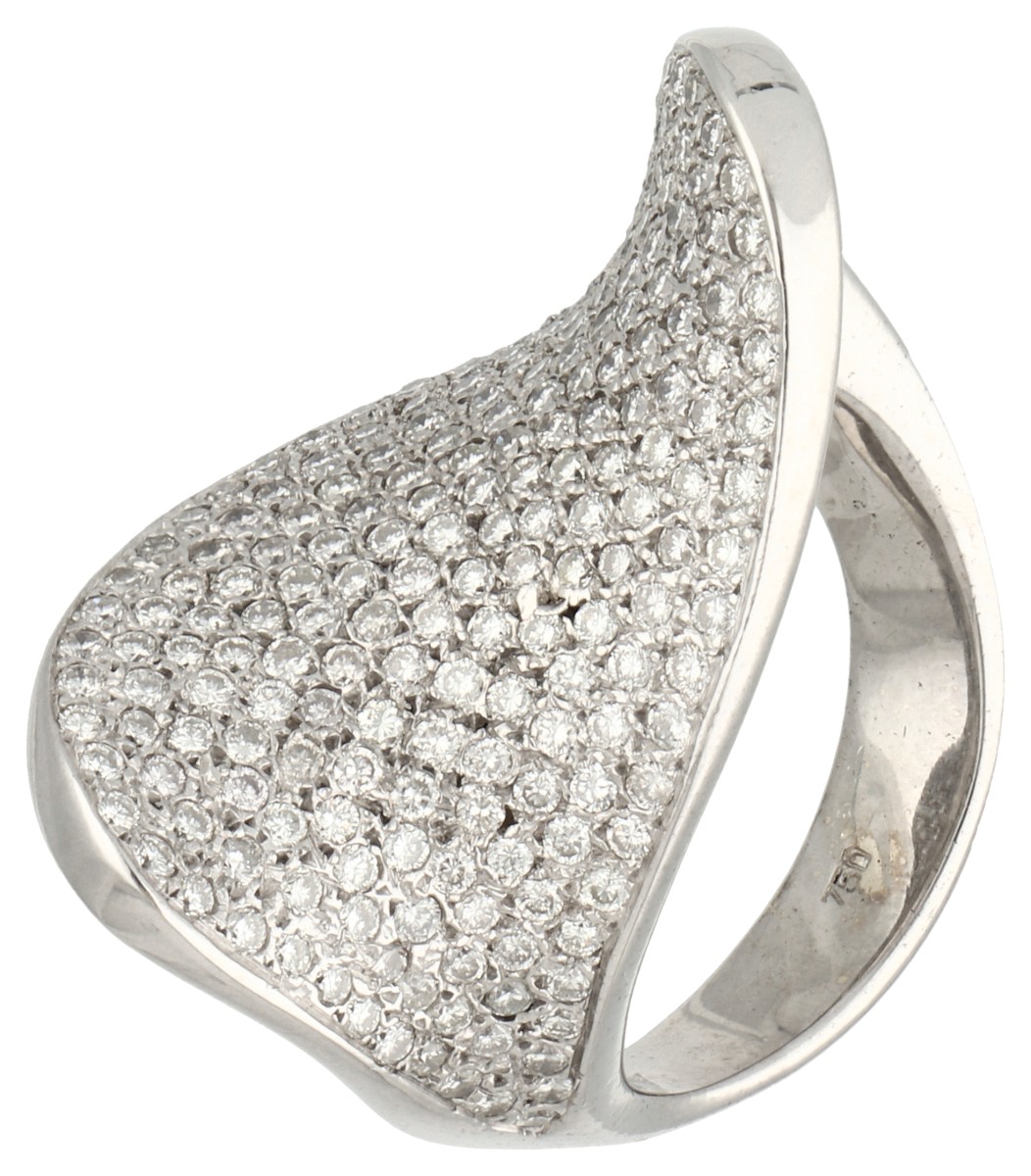 18K Witgouden design ring bezet met ca. 3.75 ct. diamant.