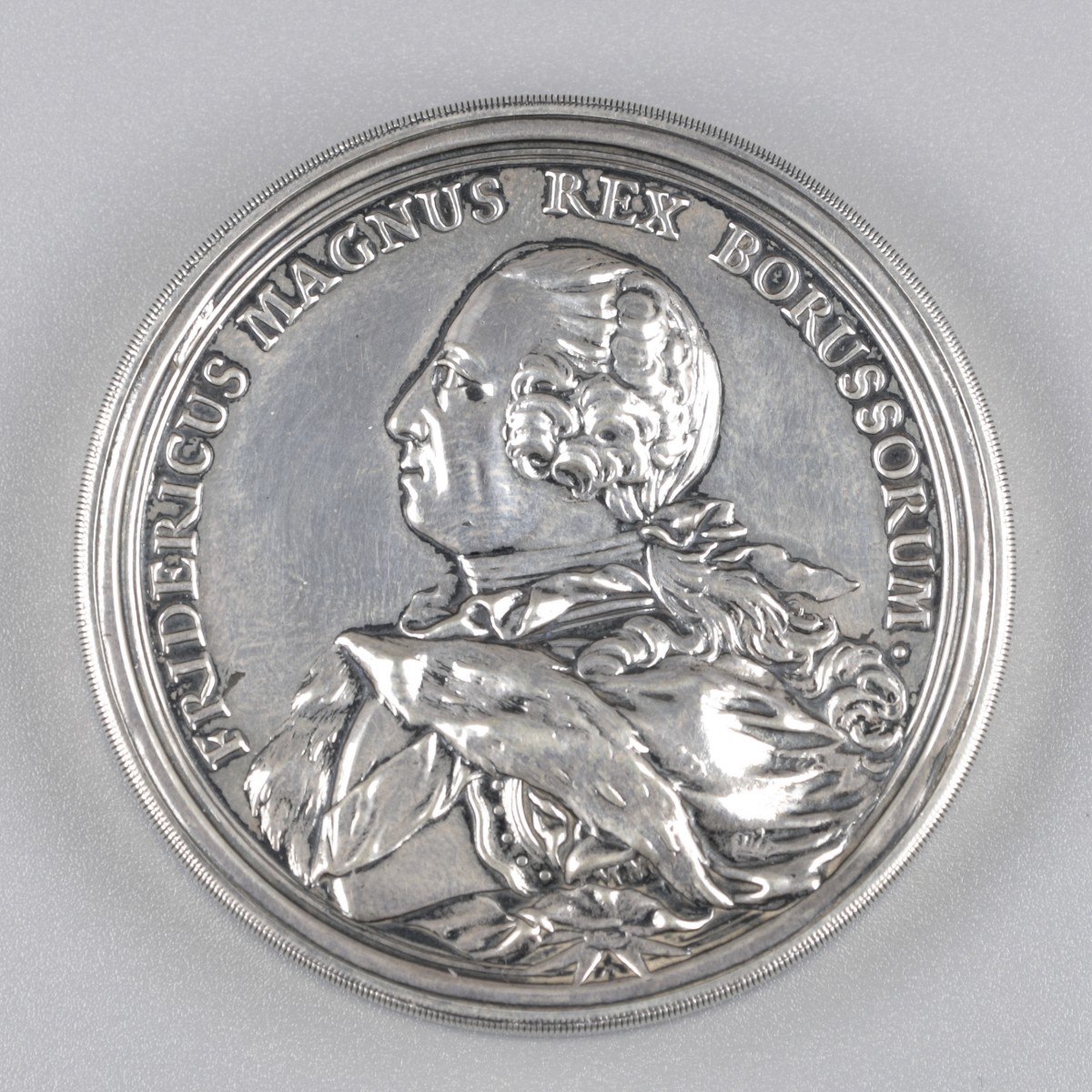 Schroefmedaille met kopergravures, Johann Melchior Mörikofer, Bern 1759, zilver.