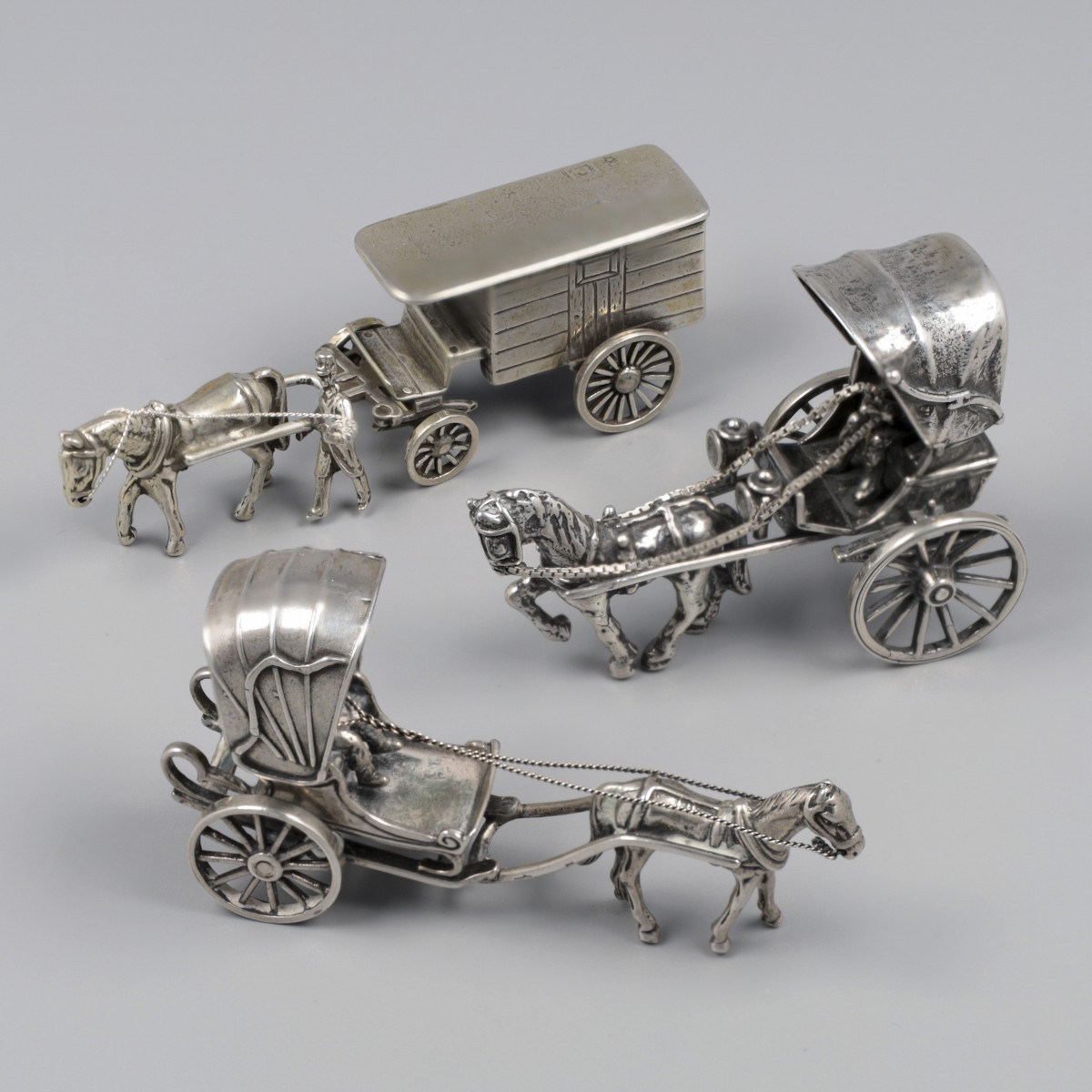 3-delig lot miniatuur rijtuigen zilver.