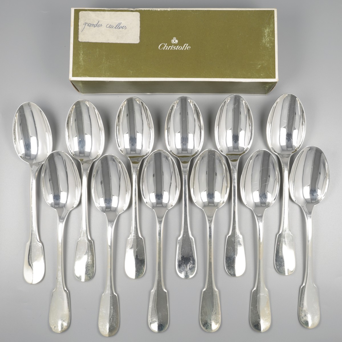 Christofle 12-delige set dinerlepels, model Cluny, verzilverd.
