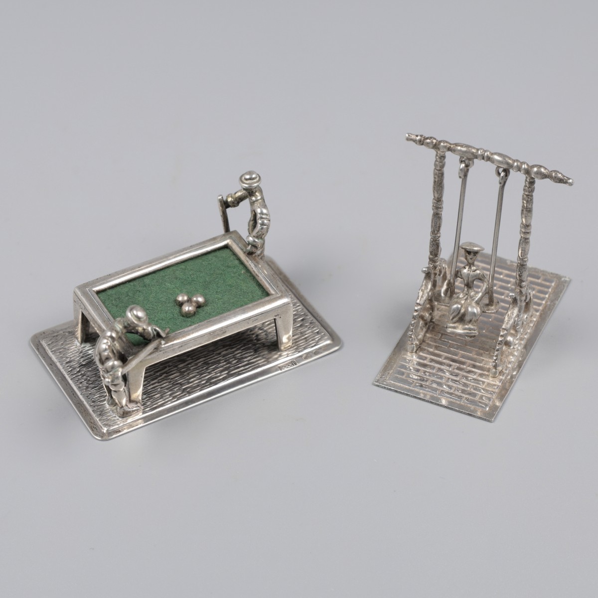 2-delig lot miniaturen zilver.