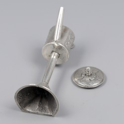 Miniatuur snotneus zilver.