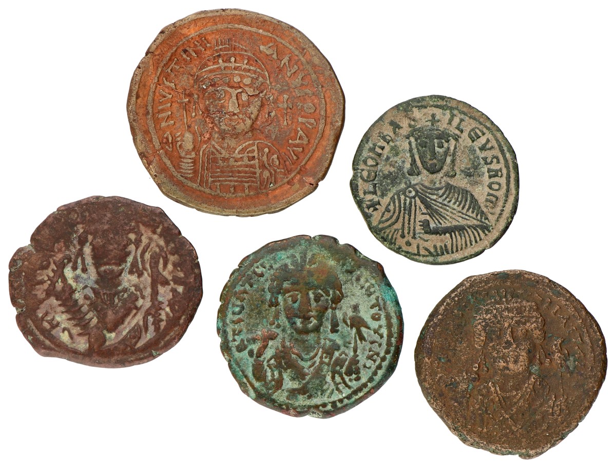 Byzantine Empire. Justinan I,Maurice Tiberius, Leo VI. Lot (5) Follis. ND (565 - 912 AD). F - VF.