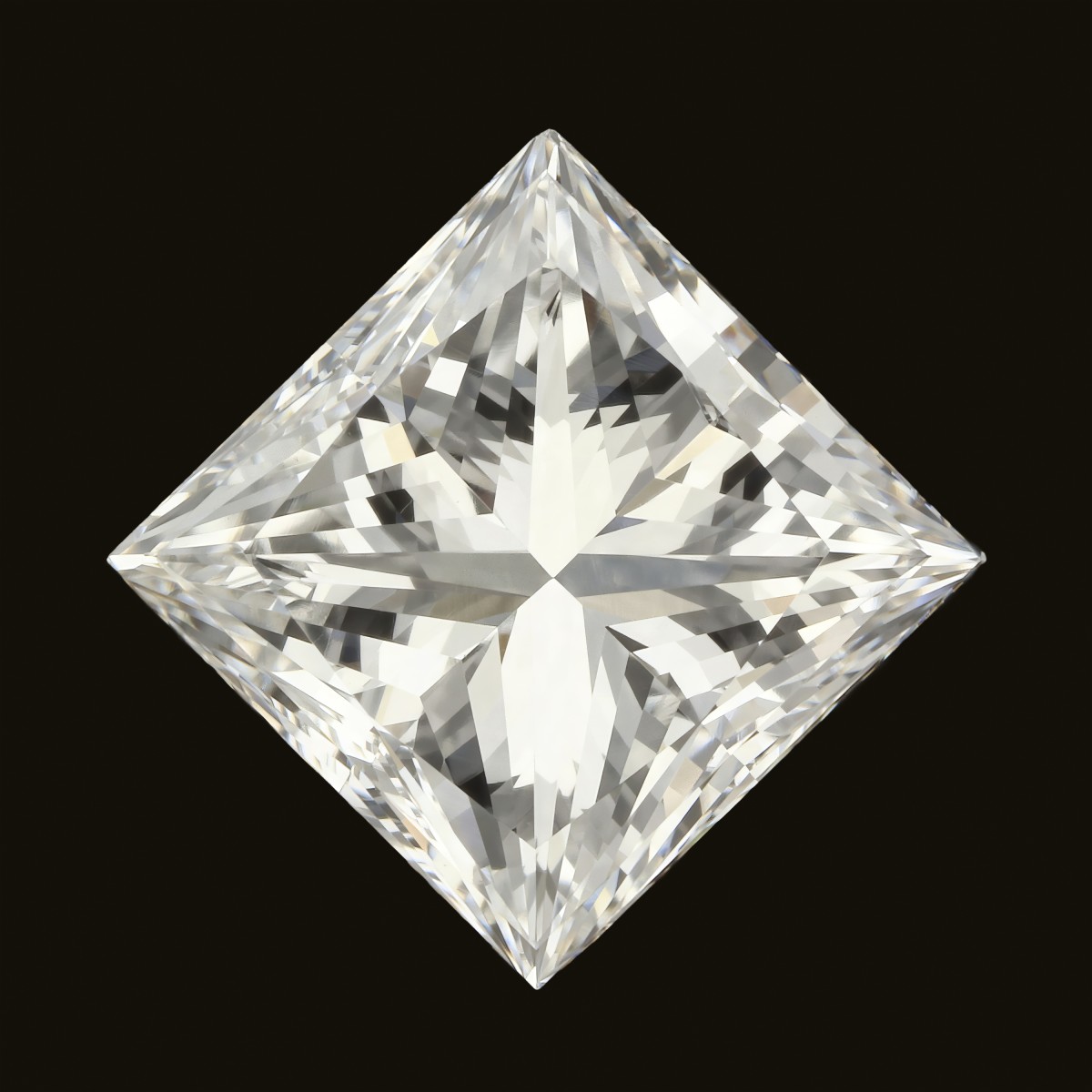 0.90ct. HRD-gecertificeerde natuurlijke diamant.