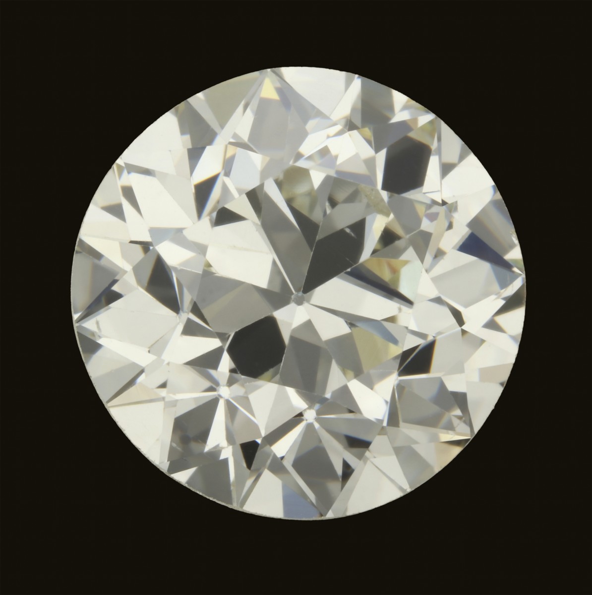 3.48ct. HRD-gecertificeerde natuurlijke diamant.