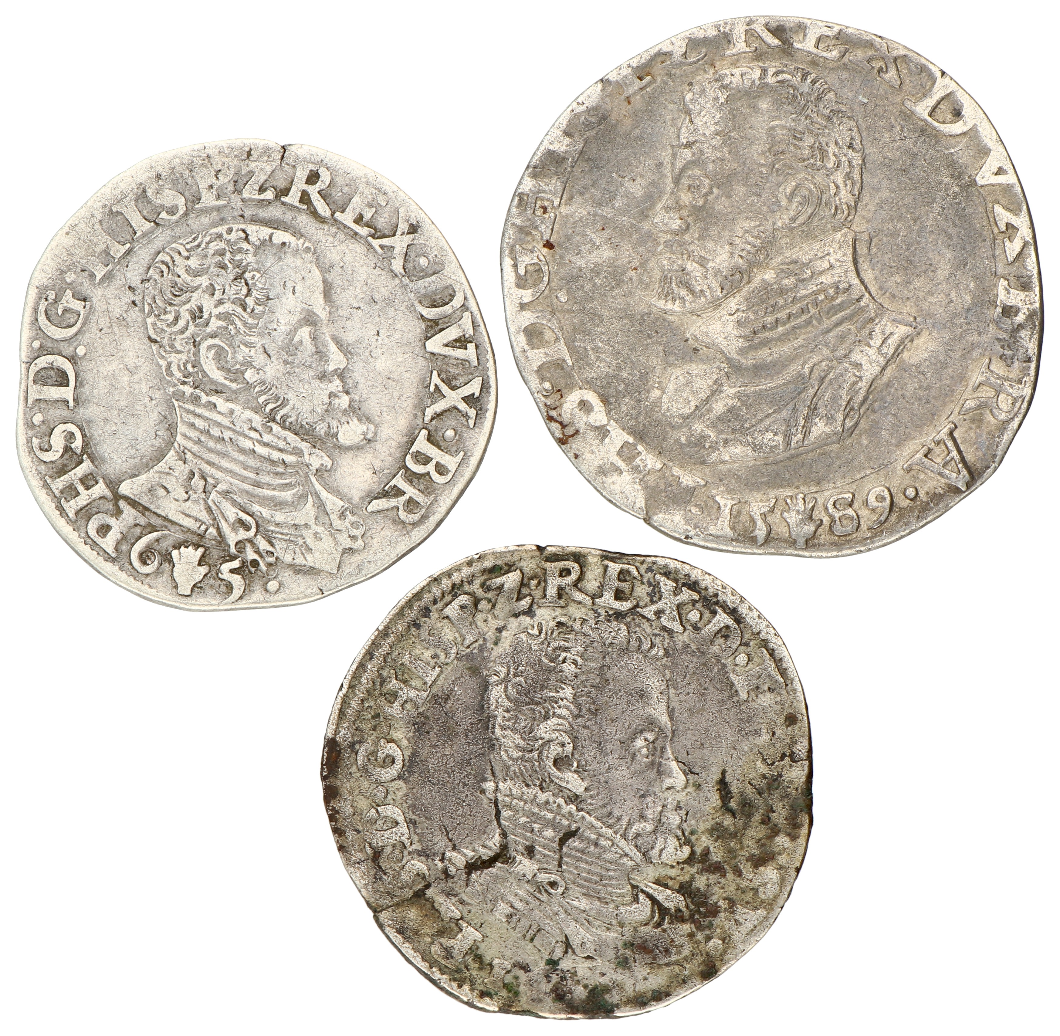 Lot (3) 1/2 Philipsdaader, 1/5 Philipsdaalder(2). Brabant. Antwerpen. Philips II. 1589, 1565. Gemiddeld Zeer Fraai.
