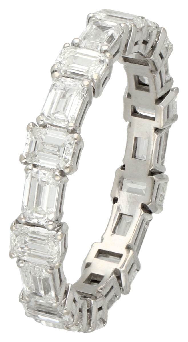 No Reserve - 18K Witgouden alliance ring bezet met ca. 4.30 ct. emerald geslepen diamant.
